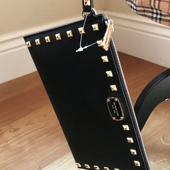 NWT Michael kors Studded Black Leather Wristlet - Picture 2 of 6